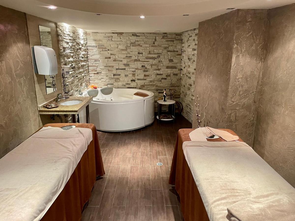 Ground Floor 2-Bedrooms, 2-Bathrooms Apartment Near Bansko In A Complex With Pools And Spa Included Razłog Zewnętrze zdjęcie